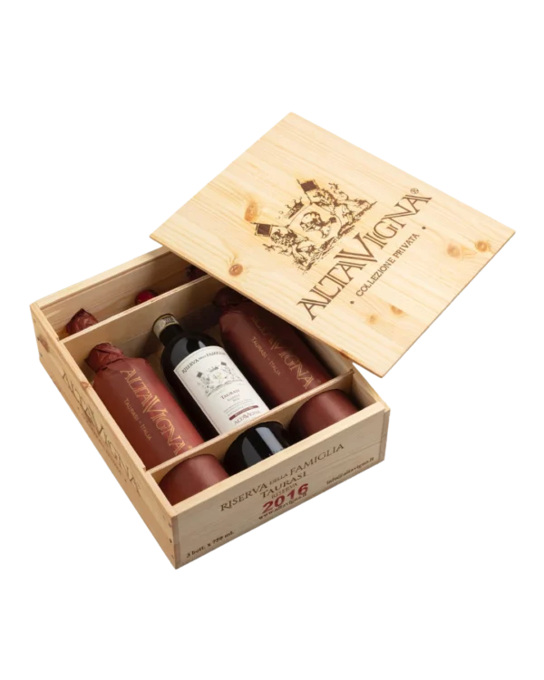 Taurasi Riserva della Famiglia DOCG AltaVigna Cassa 3 Bottiglie Italia in Food Prodotti tipici italiani